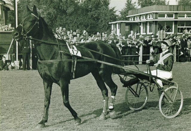 1944